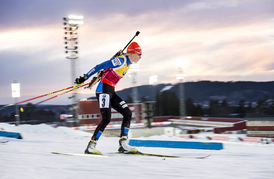 Verso il traguardo: la finlandese Kaisa Makarainen trionfa nella 10km della Coppa del Mondo di Biathlon a Ostersund, in Svezia (Ap)